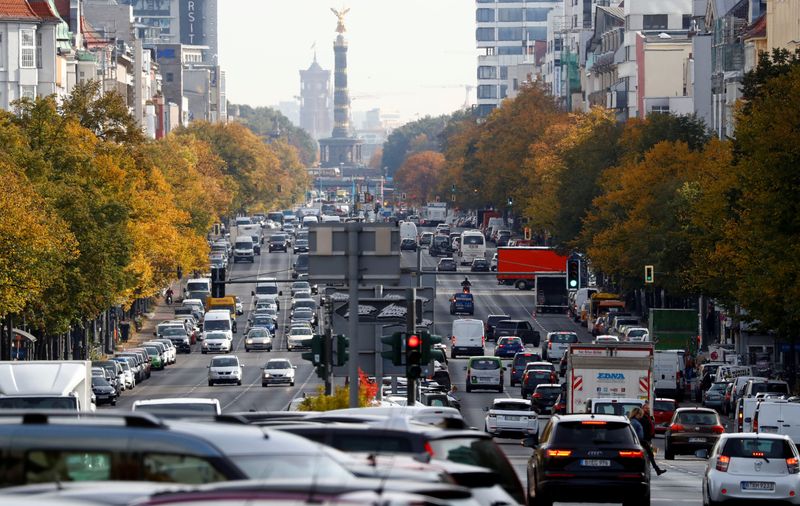 Sentiment in German auto sector deteriorates in November, survey finds
