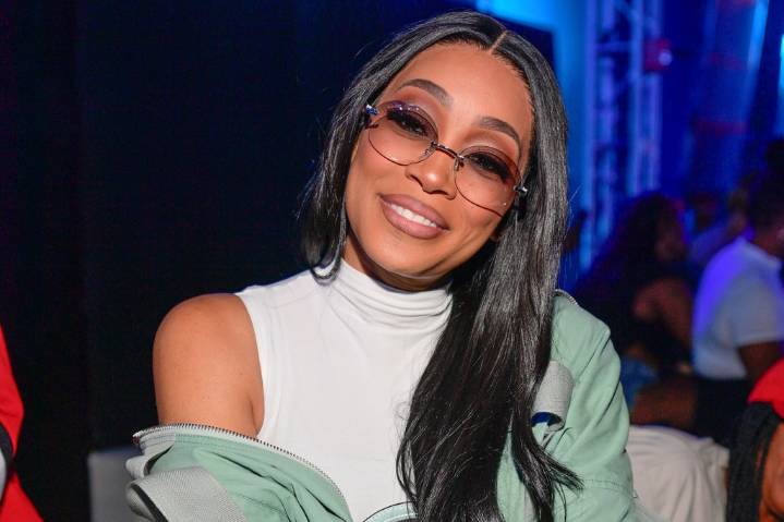 Monica Jokingly Snatches Ray J’s Phone at The Boy Is Mine Tour After He Called Out Beyoncé & Jay