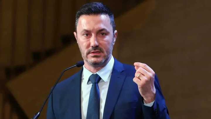 Petri renunció como ministro de Defensa