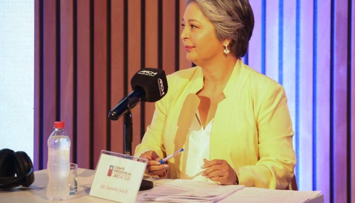 Jeannette Jara afirma que no regularizará a migrantes en situación irregular