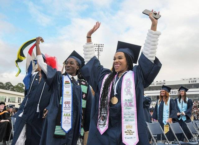 Eagle graduates to address GS commencement classes