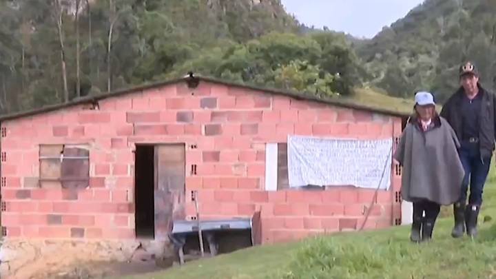 Revelan por qué dos adultos mayores podrían quedarse sin hogar en La Calera: desolador