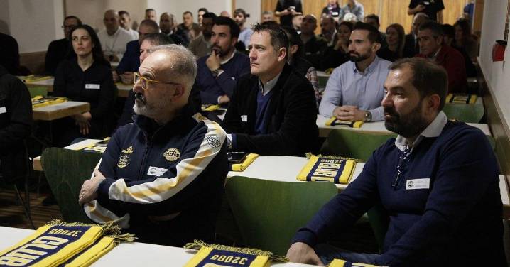 El COB, parquet y camilla