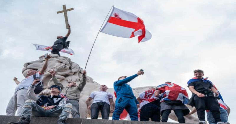 Church of England challenges far right use of put Christ back into Christmas message