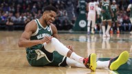 Giannis Antetokounmpo, baja por distensión en la pantorrilla derecha