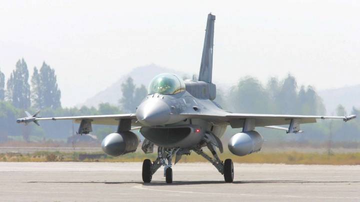 Este viernes Argentina recibe sus primeros F-16 pero siguen muy por debajo del poderío de Chile