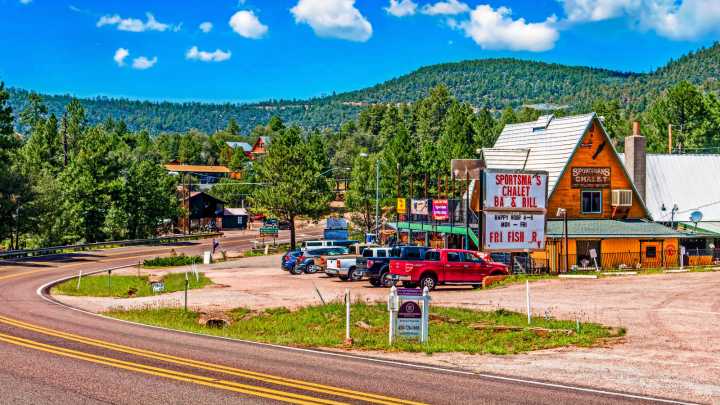 Arizona's Cutest Little Town With An Adorable Name Is The State's Coziest Vacation Spot