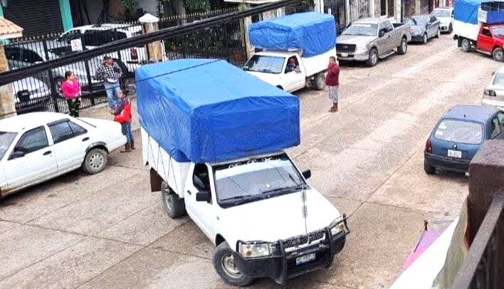 Retienen a ingenieros de CFE por falta de postes