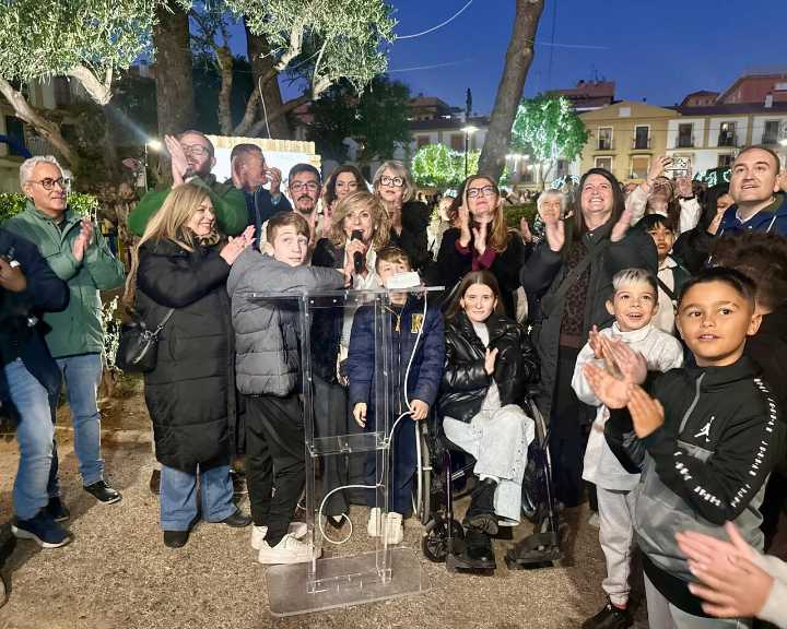 San Juan de inaugura su Navidad con música, luces y tradición en la plaza del Ayuntamiento
