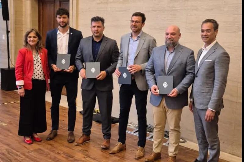 Santiago incorpora dos directores al Consejo Directivo de la FIRA