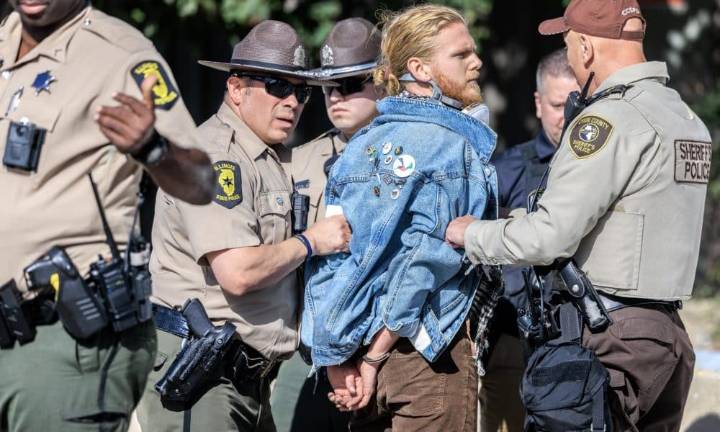 ICE detuvo a 75.000 personas sin historial penal en nueve primeros meses de Gobierno Trump