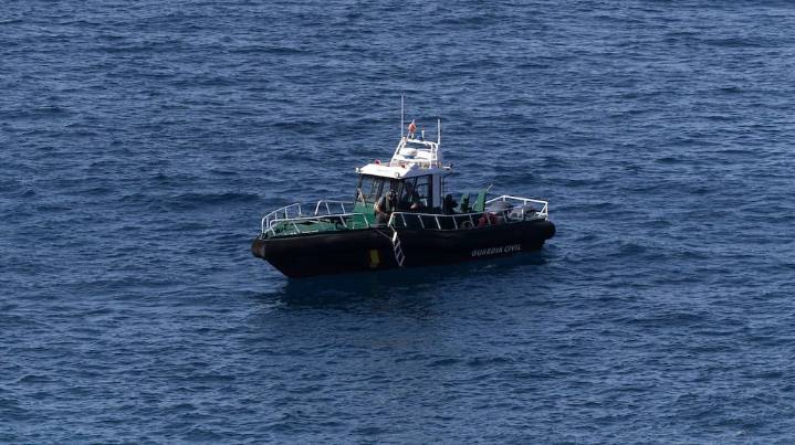 Tragedia en España: cuatro personas murieron tras ser arrastradas por una ola gigante
