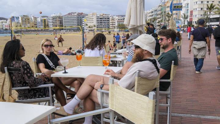 La turismofobia no cala en Canarias