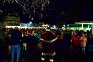 Islanders brave wind to partake in the holiday spirit