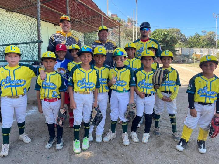 Equipo Corozo de Tovar avanza con fuerza a cuartos de final