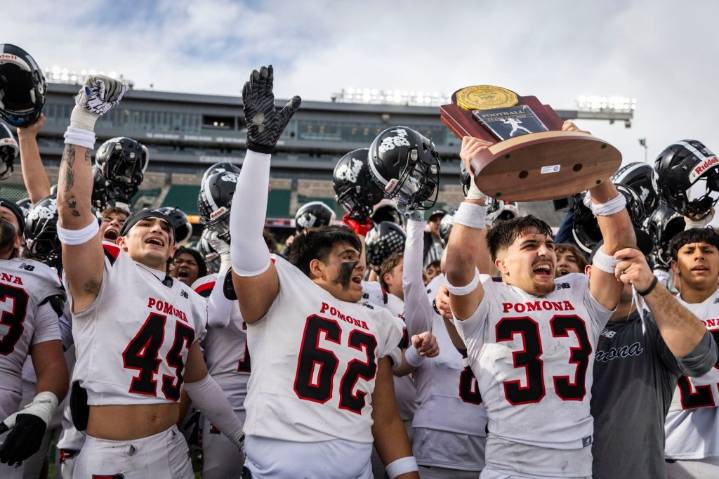 Pomona secures 3A state football title on last