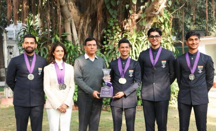 Sports Min Mandaviya Felicitates Asian Equestrian Medallists, Reaffirms Govt’s Commitment To Set Up A Quarantine Centre In A Year