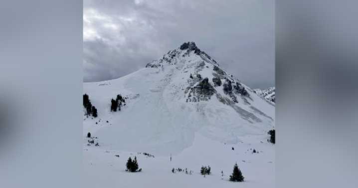 Snowmobiler survives avalanche near Cooke City
