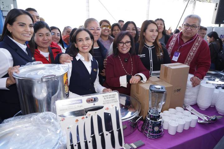 Entrega gobernadora equipo a comedores escolares del Sedif
