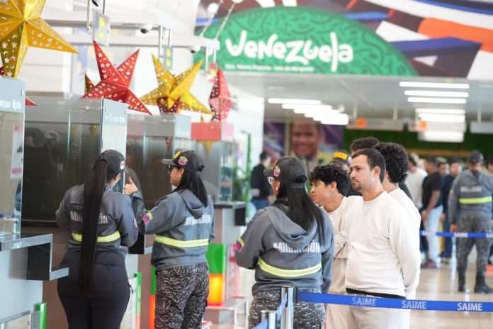 Desde Arizona, EEUU, retornan a la patria 218 migrantes venezolanos