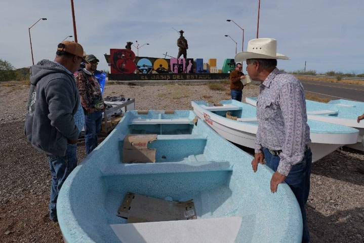 Arturo Zubía entrega embarcaciones y apoyos a pescadores en La Boquilla y Valle de Zaragoza