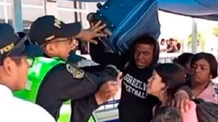 Crisis en frontera con Chile: los policías no pueden contener el ingreso de migrantes