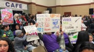 Suspenden voto sobre el cierre de escuela Voices en Richmond