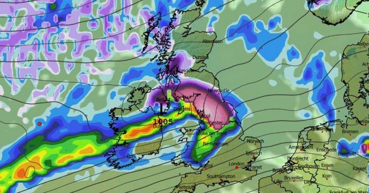 UK snow forecast as 3 blizzards to bury half of Britain days before Christmas