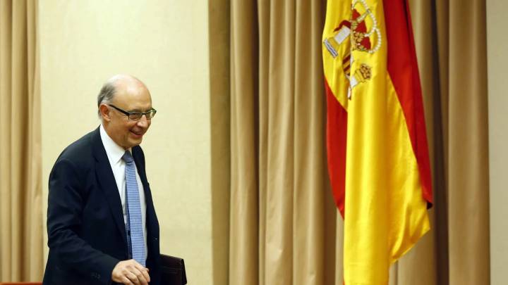 La fiscalía rechaza archivar el 'caso Montoro': "Son actuaciones graves de corrupción"