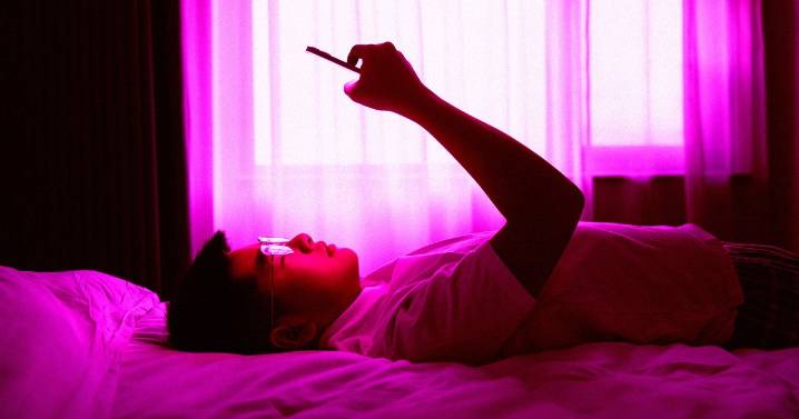 Alarming Research Finds People Hooked on AI Far Are More Likely to Experience Mental Distress