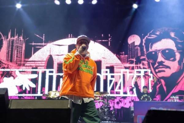 Rinde Limp Bizkit homenaje a Sam Rivers en concierto de CDMX