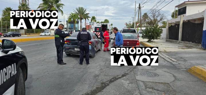 Se 'avienta' abuelita choque por alcance