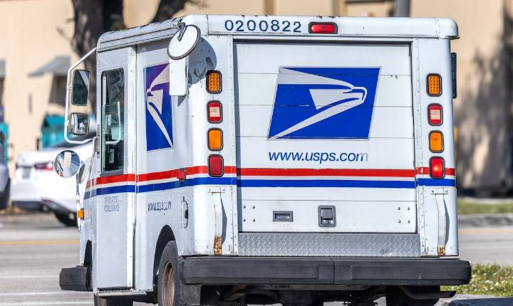 Pablo José Hernández propone legislación para que el Servicio Postal mejore la entrega de cartas en Puerto Rico