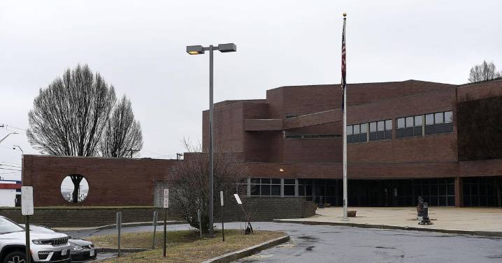 Outage leaves Valley Street jail occupants incommunicado on Thanksgiving