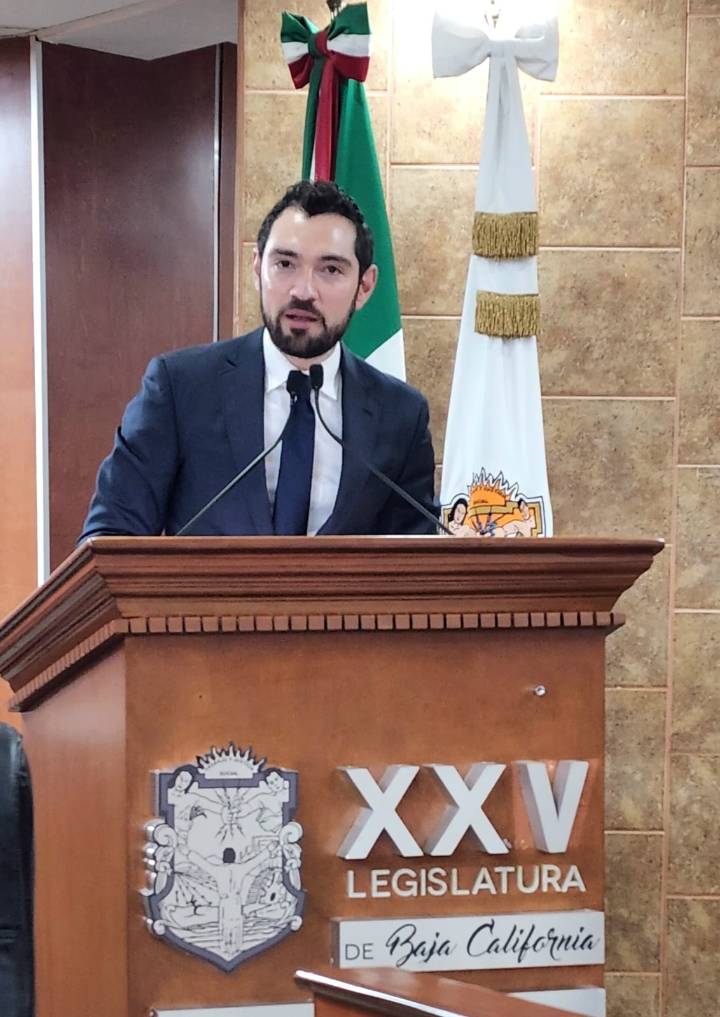 Presenta Dip. Jaime Cantón informe de la mesa directiva, termina periodo