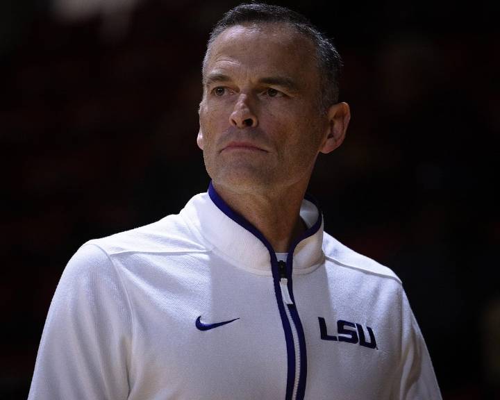 Deadspin | LSU stays undefeated, holds off Boston College with OT win