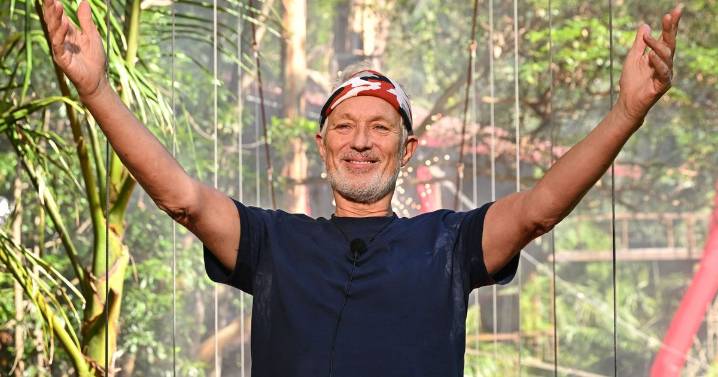I'm A Celebrity fans 'in tears' moments after Martin Kemp's exit from jungle