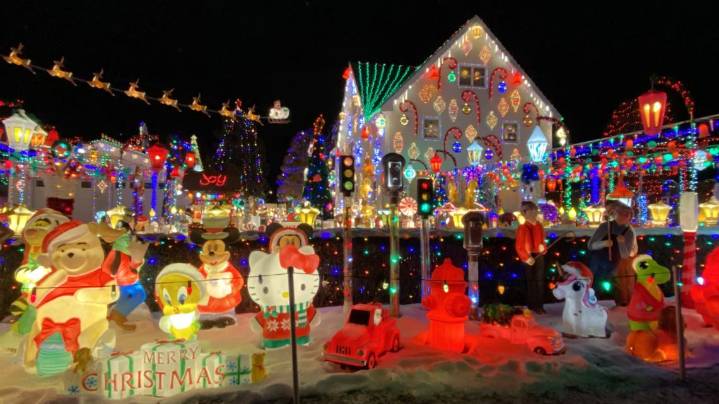Peckville Christmas House Returns: 30-year tradition dazzles through January