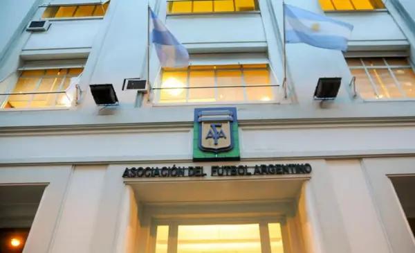 Escándalo en AFA: allanan la mansión de Pilar vinculada a Chiqui Tapia y Toviggino