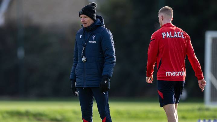 Team News: Updates on Sarr and Sosa ahead of Burnley trip