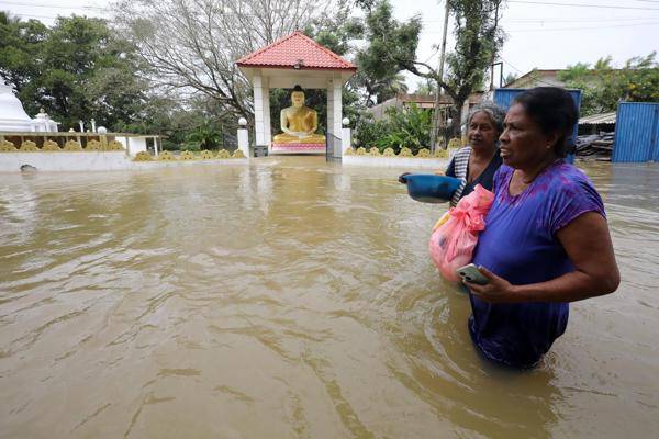 Muertes por lluvias en Sri Lanka se acercan a las 400 con otros 352 desaparecidos