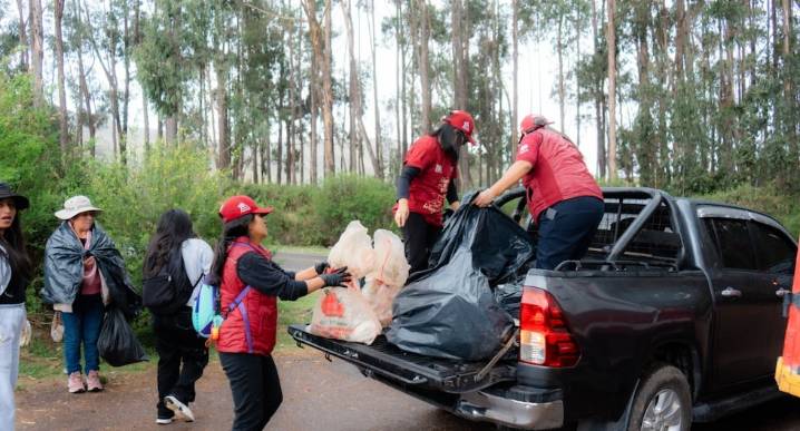 Retiran más de una tonelada de residuos sólidos del Parque Arqueológico de Sacsayhuamán