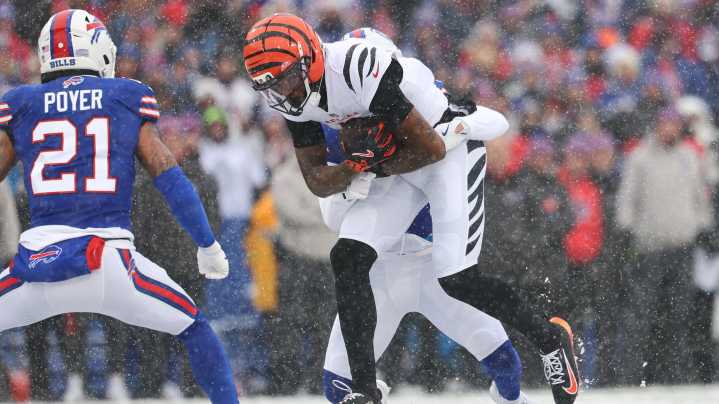 Tee Higgins injury: Bengals WR's slams head in return from concussion