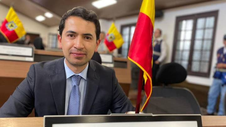 Daniel Briceño renunció al Concejo de Bogotá para iniciar su campaña a la Cámara: 'Representarlos ha sido uno de los mayores honores'