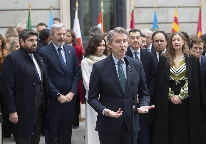 Los barones del PP afrontan el ciclo electoral determinados a «no arrodillarse» ante Vox