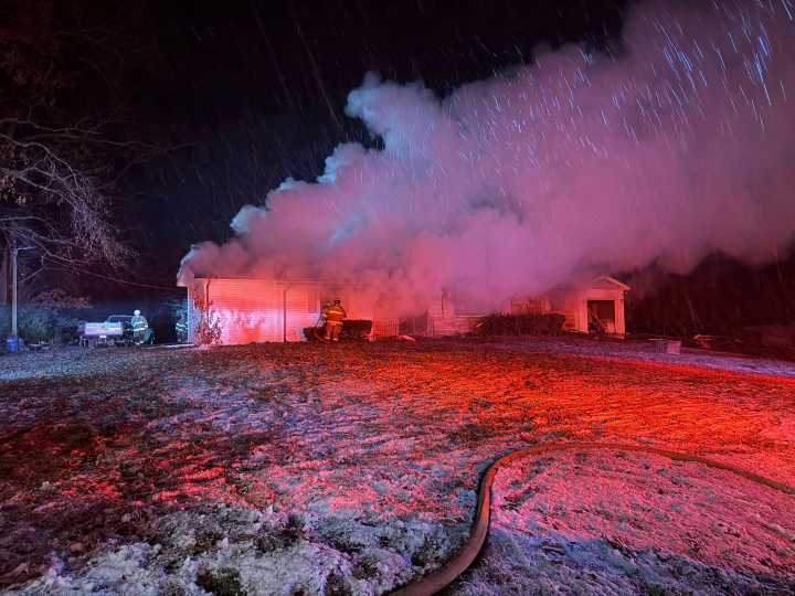 Fire breaks out in kitchen, destroys Adair County home