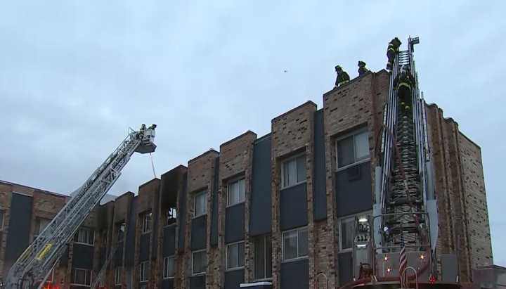 Firefighters knock down blaze at O'Hare apartment complex