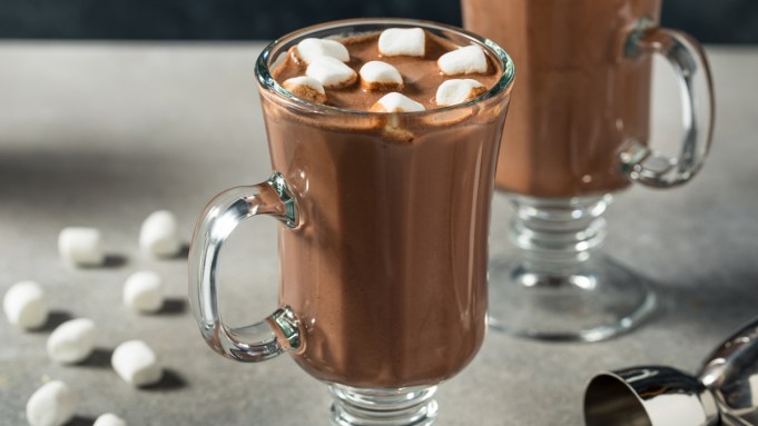 Best Verte Chaud Recipe: How to Make a Boozy Hot Chocolate With Chartreuse