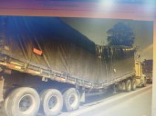 Un vehículo quedó varado con material peligroso. El Tiempo