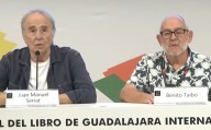 En medio del desorden Serrat se retira de su charla en la FIL Guadalajara pero regresa